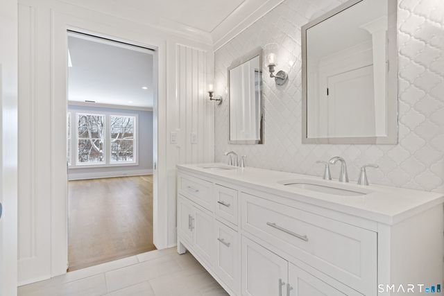 92 Scotland Avenue, Madison, CT 06443