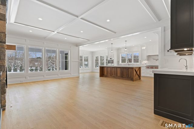 92 Scotland Avenue, Madison, CT 06443