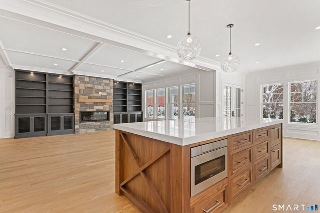 92 Scotland Avenue, Madison, CT 06443