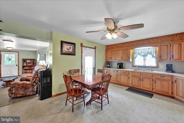 102 SHUMAKER RD, Bainbridge, PA 17502