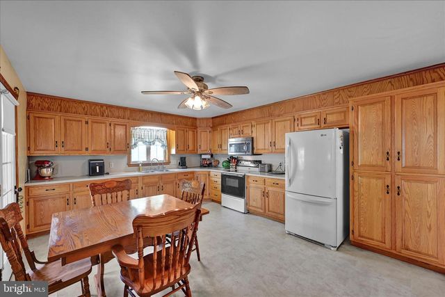 102 SHUMAKER RD, Bainbridge, PA 17502