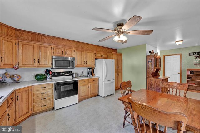 102 SHUMAKER RD, Bainbridge, PA 17502