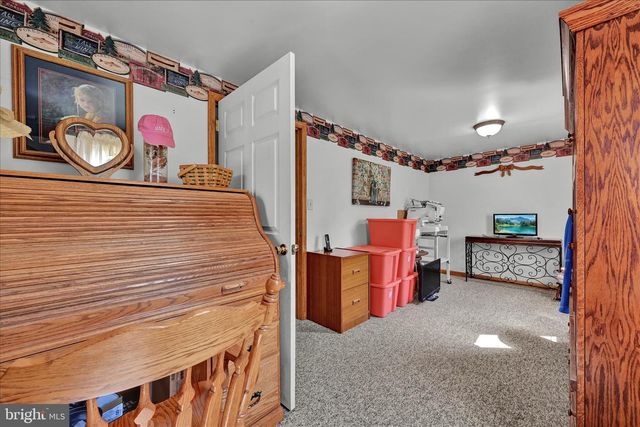 102 SHUMAKER RD, Bainbridge, PA 17502