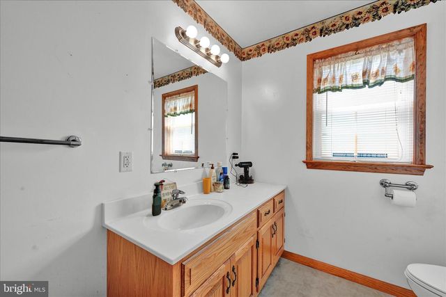 102 SHUMAKER RD, Bainbridge, PA 17502