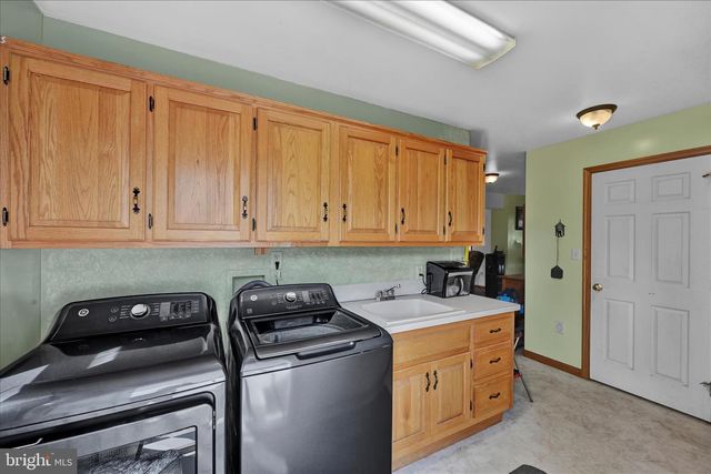 102 SHUMAKER RD, Bainbridge, PA 17502