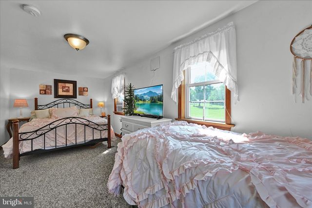 102 SHUMAKER RD, Bainbridge, PA 17502
