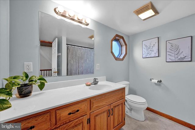 102 SHUMAKER RD, Bainbridge, PA 17502