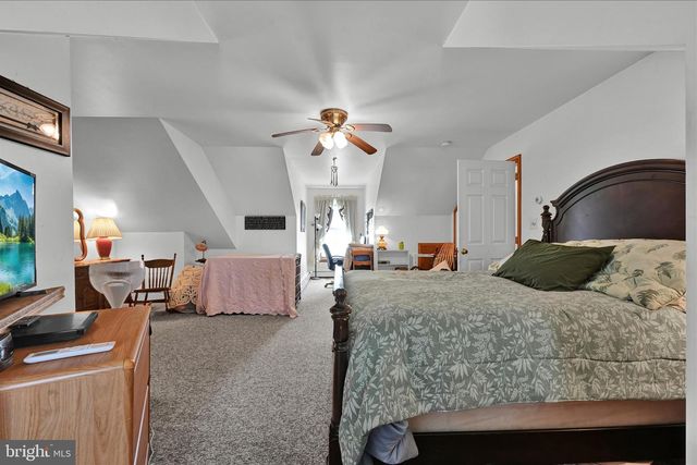 102 SHUMAKER RD, Bainbridge, PA 17502