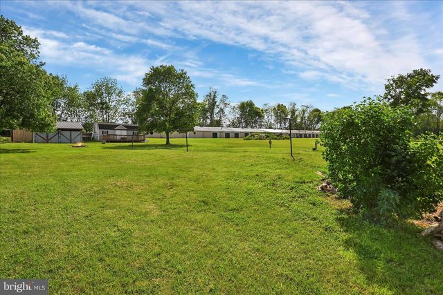 102 SHUMAKER RD, Bainbridge, PA 17502