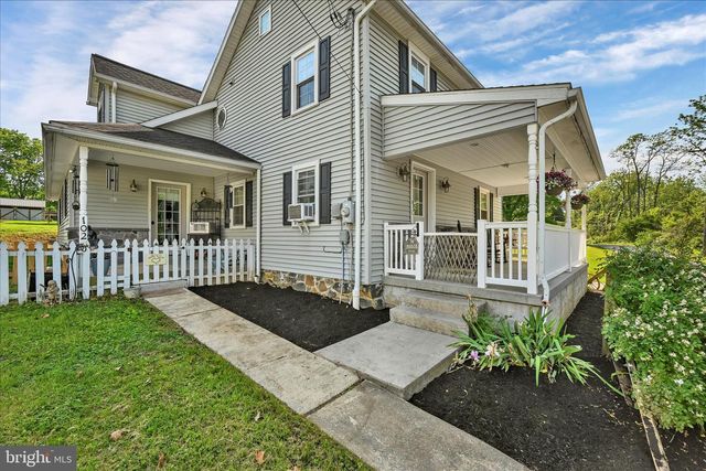 102 SHUMAKER RD, Bainbridge, PA 17502