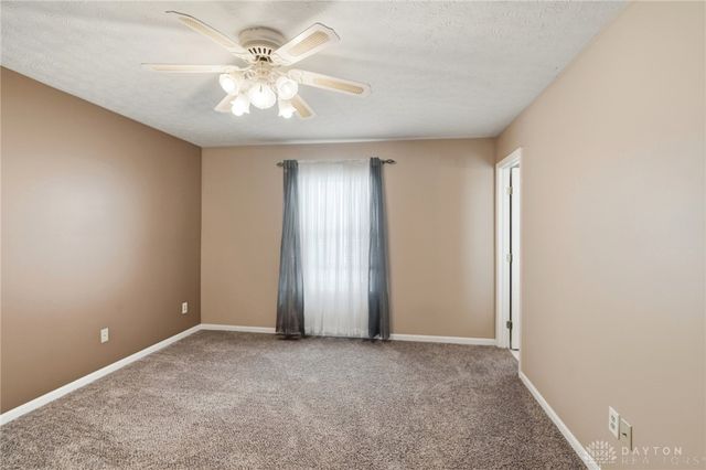 609 Oak Forge Place, Trenton, OH 45067