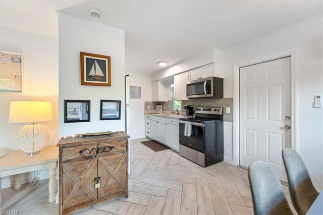3365 Estey AVE, Naples, FL 34104