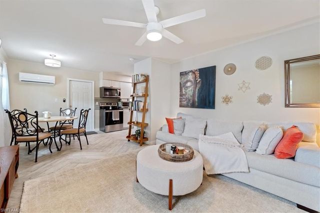 3365 Estey AVE, Naples, FL 34104