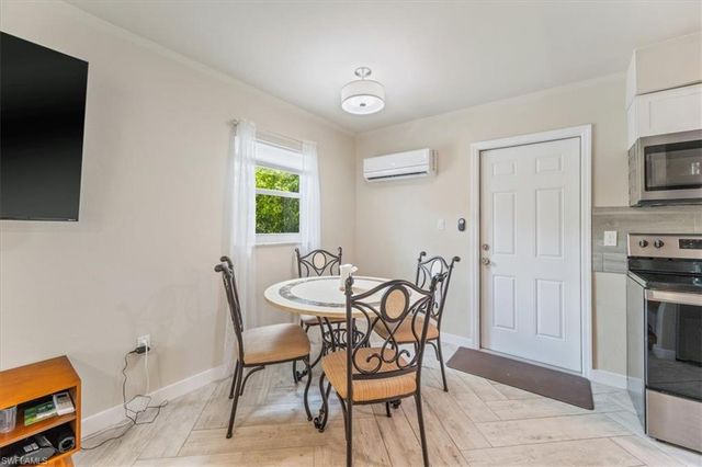 3365 Estey AVE, Naples, FL 34104