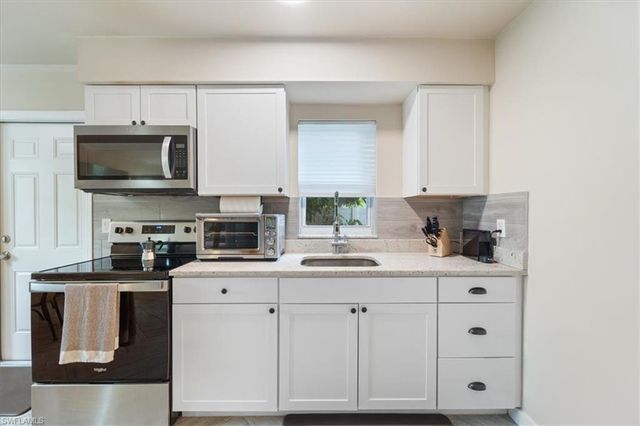 3365 Estey AVE, Naples, FL 34104