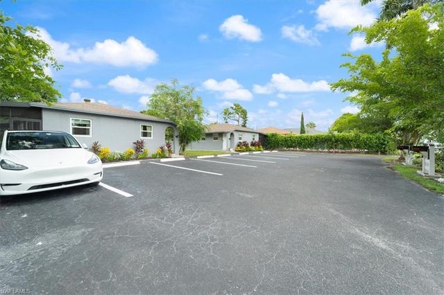 3365 Estey AVE, Naples, FL 34104