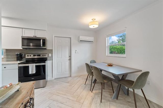3365 Estey AVE, Naples, FL 34104