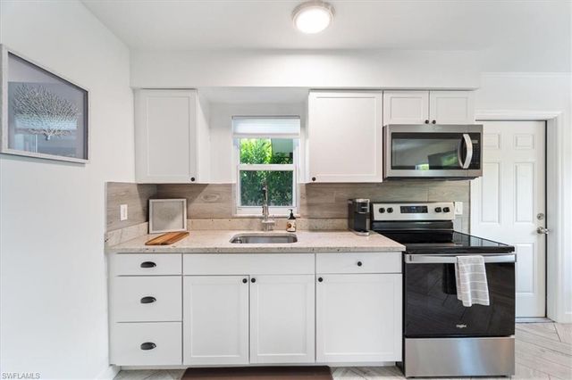3365 Estey AVE, Naples, FL 34104