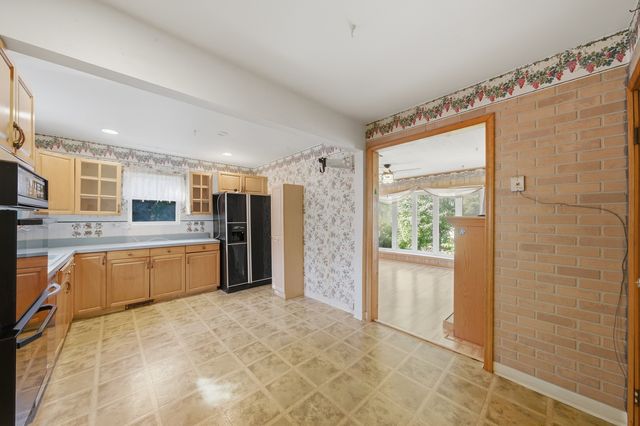 2818 Elisha Avenue, Zion, IL 60099