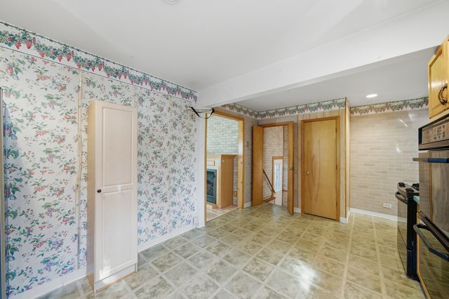 2818 Elisha Avenue, Zion, IL 60099