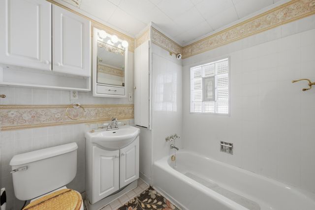 2818 Elisha Avenue, Zion, IL 60099