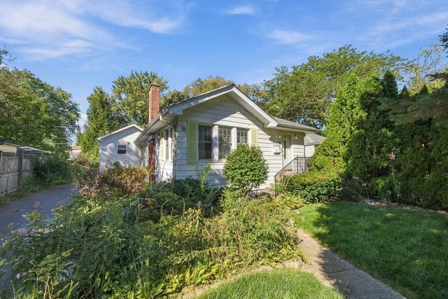 2818 Elisha Avenue, Zion, IL 60099