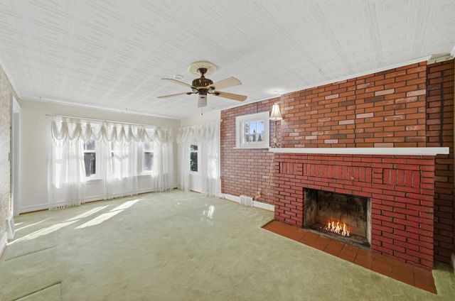 2818 Elisha Avenue, Zion, IL 60099