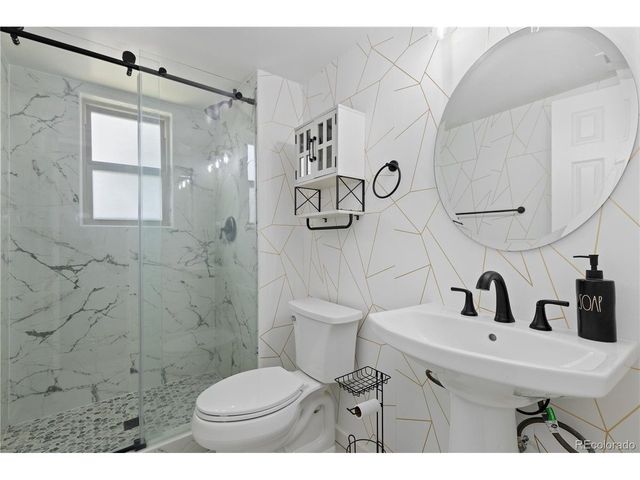 3770 S Walden St, Aurora, CO 80013