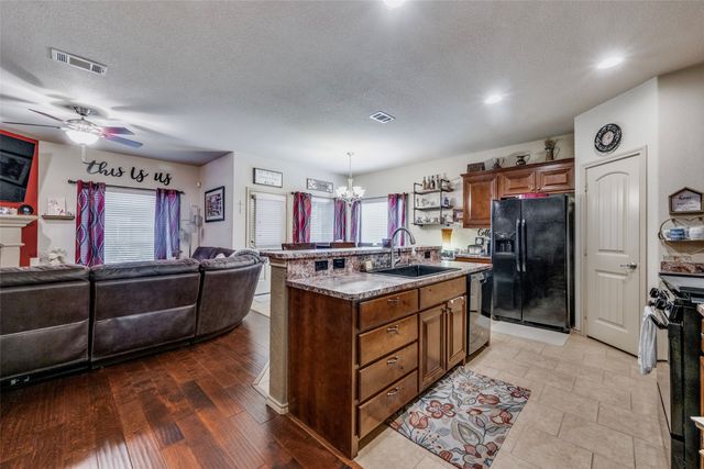 6803 Elderberry Drive, Arlington, TX 76001