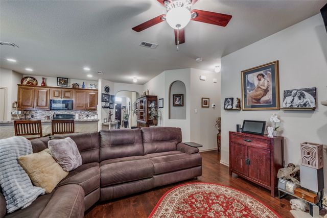 6803 Elderberry Drive, Arlington, TX 76001