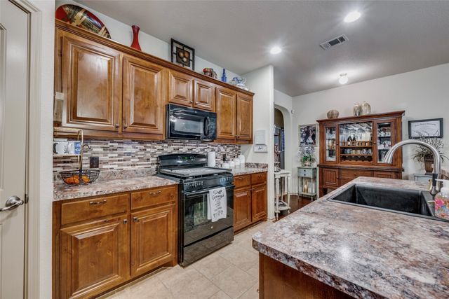 6803 Elderberry Drive, Arlington, TX 76001