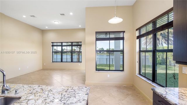3712 NW 82nd Dr, Cooper City, FL 33024