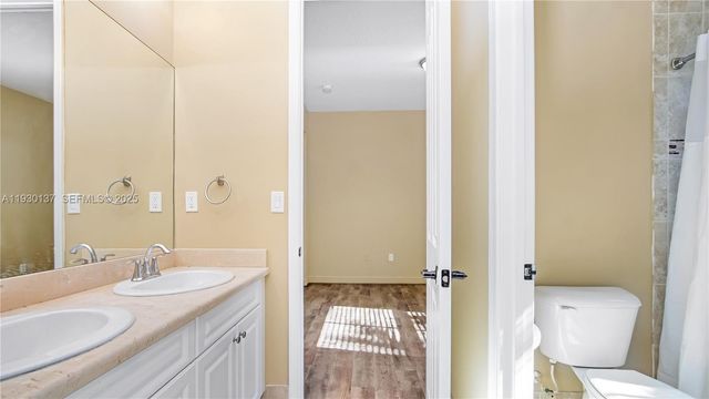 3712 NW 82nd Dr, Cooper City, FL 33024