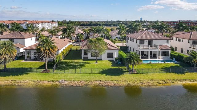 3712 NW 82nd Dr, Cooper City, FL 33024