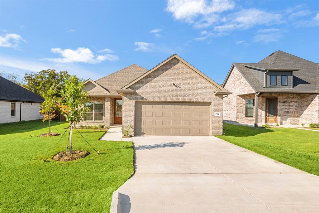 701 Escovedo Drive, Italy, TX 76651