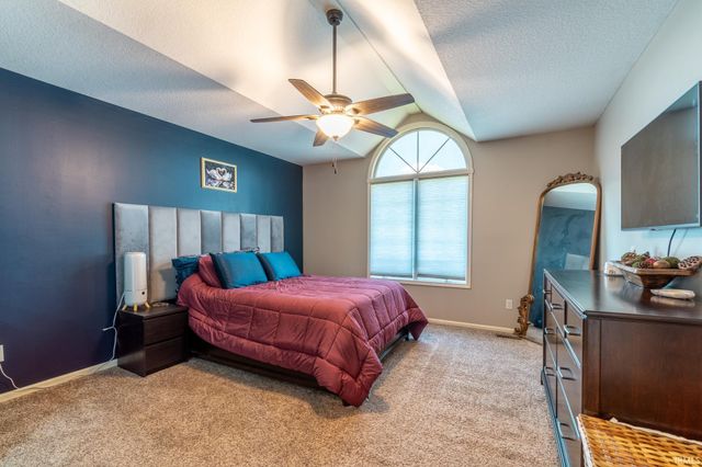 421 Deer Cliff Run, Fort Wayne, IN 46804