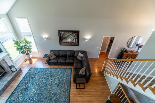 421 Deer Cliff Run, Fort Wayne, IN 46804