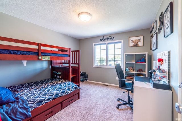 421 Deer Cliff Run, Fort Wayne, IN 46804