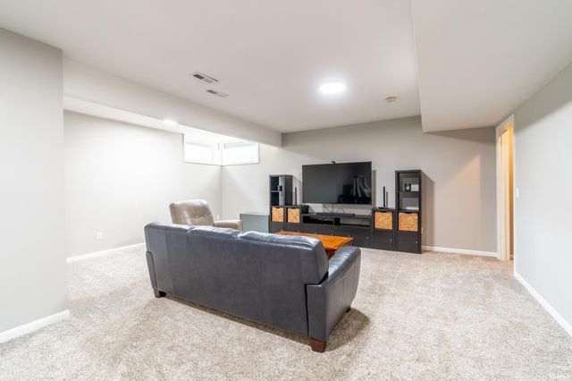 421 Deer Cliff Run, Fort Wayne, IN 46804