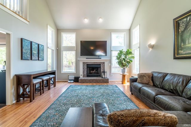 421 Deer Cliff Run, Fort Wayne, IN 46804