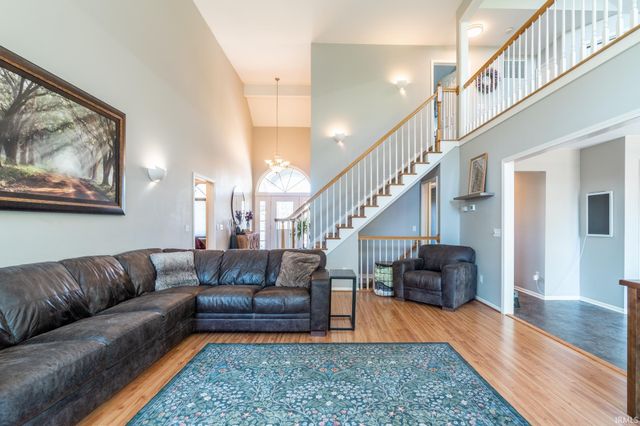 421 Deer Cliff Run, Fort Wayne, IN 46804