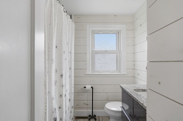 21 Park Street, Shrewsbury, MA 01545