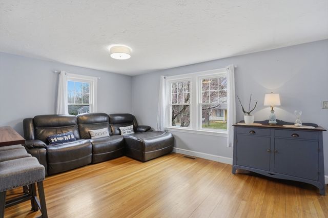 21 Park Street, Shrewsbury, MA 01545