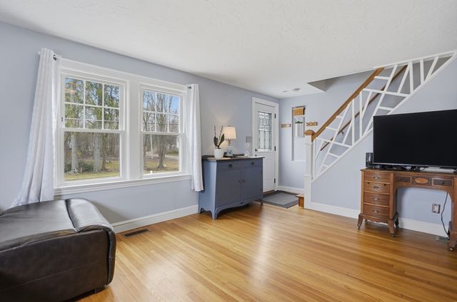 21 Park Street, Shrewsbury, MA 01545