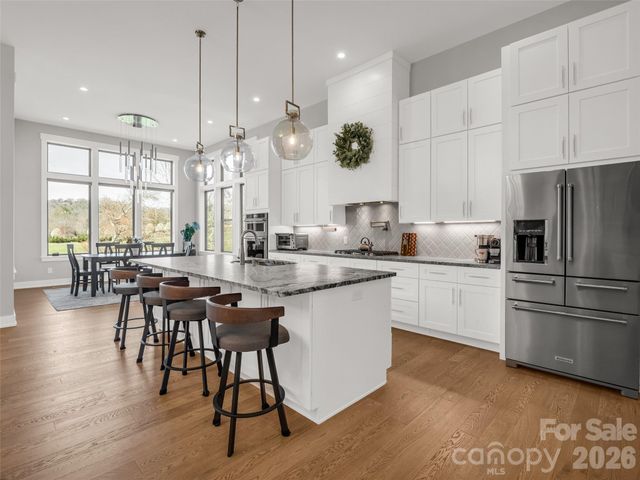 275 Daniel Circle Drive, Mills River, NC 28759