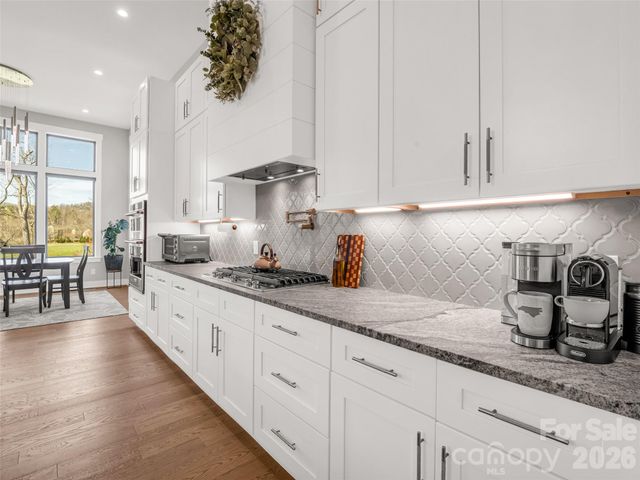 275 Daniel Circle Drive, Mills River, NC 28759