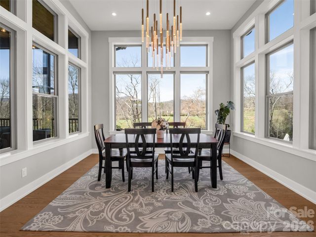 275 Daniel Circle Drive, Mills River, NC 28759