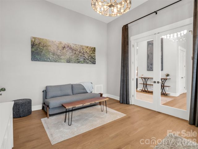 275 Daniel Circle Drive, Mills River, NC 28759