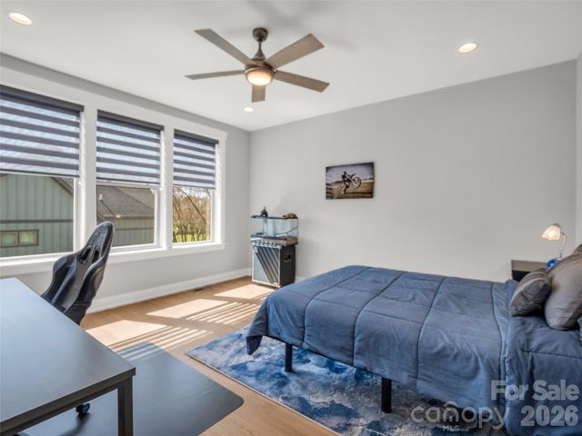 275 Daniel Circle Drive, Mills River, NC 28759