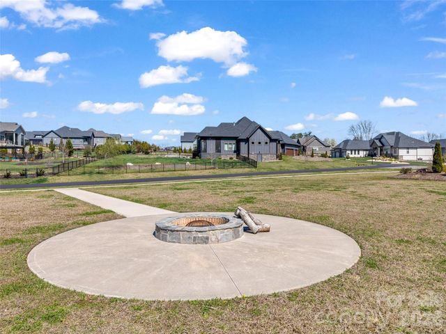 275 Daniel Circle Drive, Mills River, NC 28759